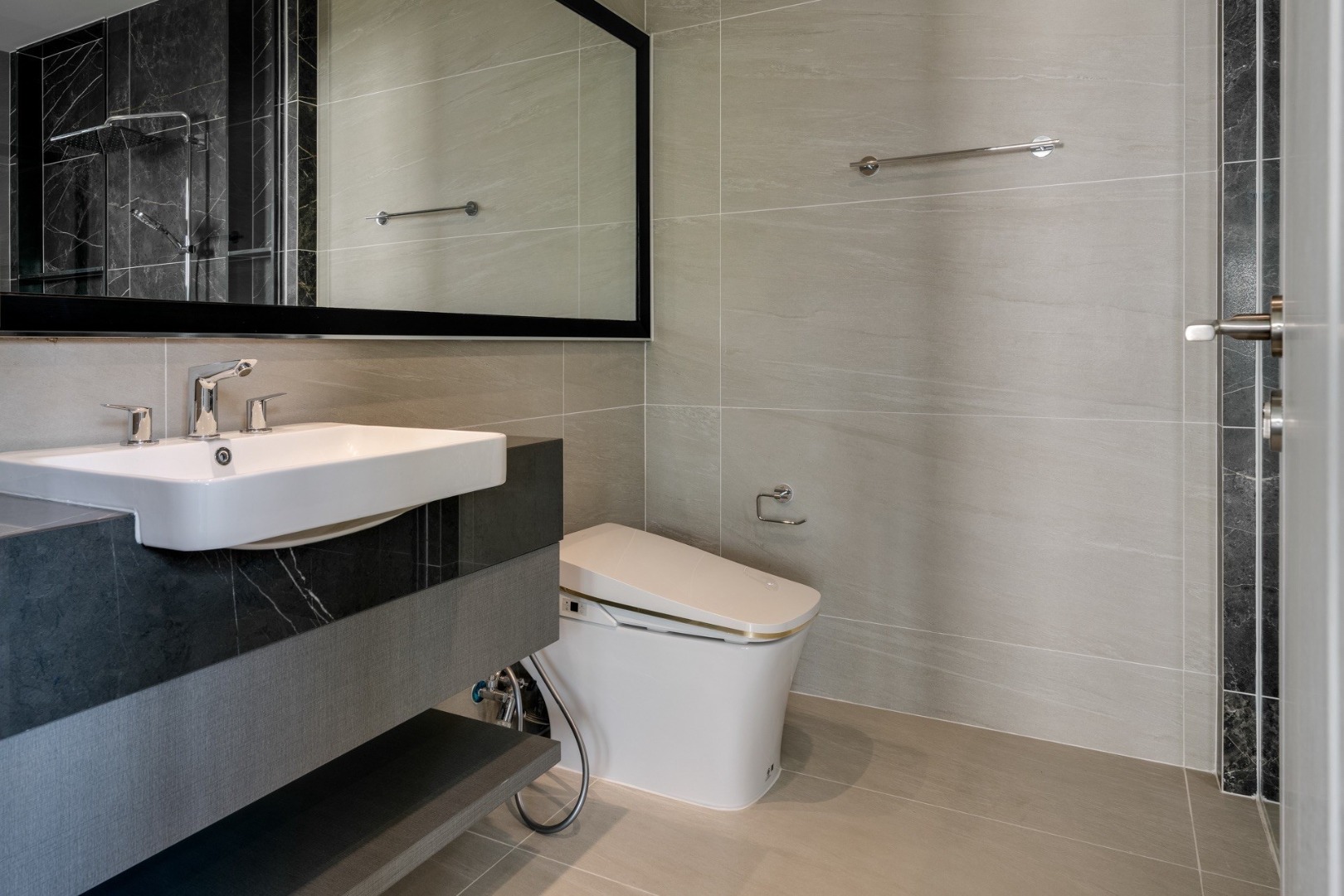 ขายบ้านบางนา แบริ่ง ลาซาล : 🔥ขายด่วน+🔥แกรนด์ บางกอก บูเลอวาร์ด สุขุมวิท-ศรีนครินทร์ ใกล้สถานีรถไฟฟ้า BTS แบริ่ง 