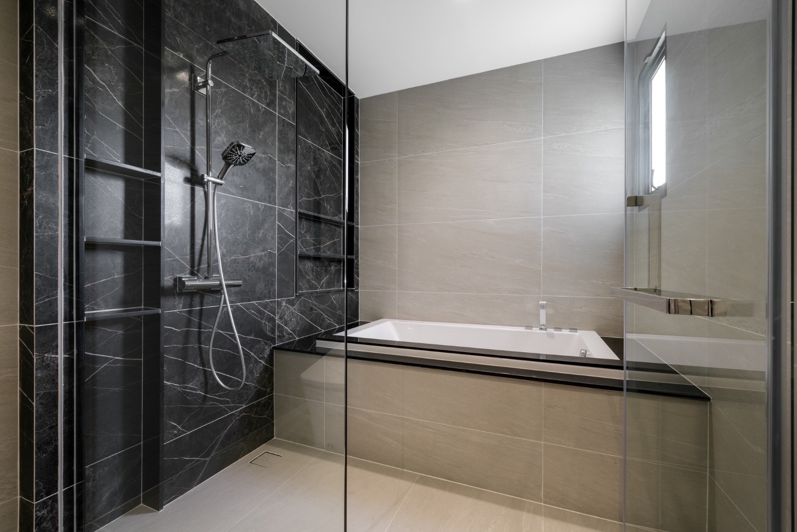 ขายบ้านบางนา แบริ่ง ลาซาล : 🔥ขายด่วน+🔥แกรนด์ บางกอก บูเลอวาร์ด สุขุมวิท-ศรีนครินทร์ ใกล้สถานีรถไฟฟ้า BTS แบริ่ง 