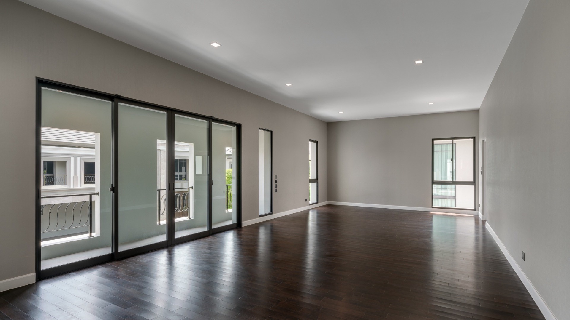 ขายบ้านบางนา แบริ่ง ลาซาล : 🔥ขายด่วน+🔥แกรนด์ บางกอก บูเลอวาร์ด สุขุมวิท-ศรีนครินทร์ ใกล้สถานีรถไฟฟ้า BTS แบริ่ง 