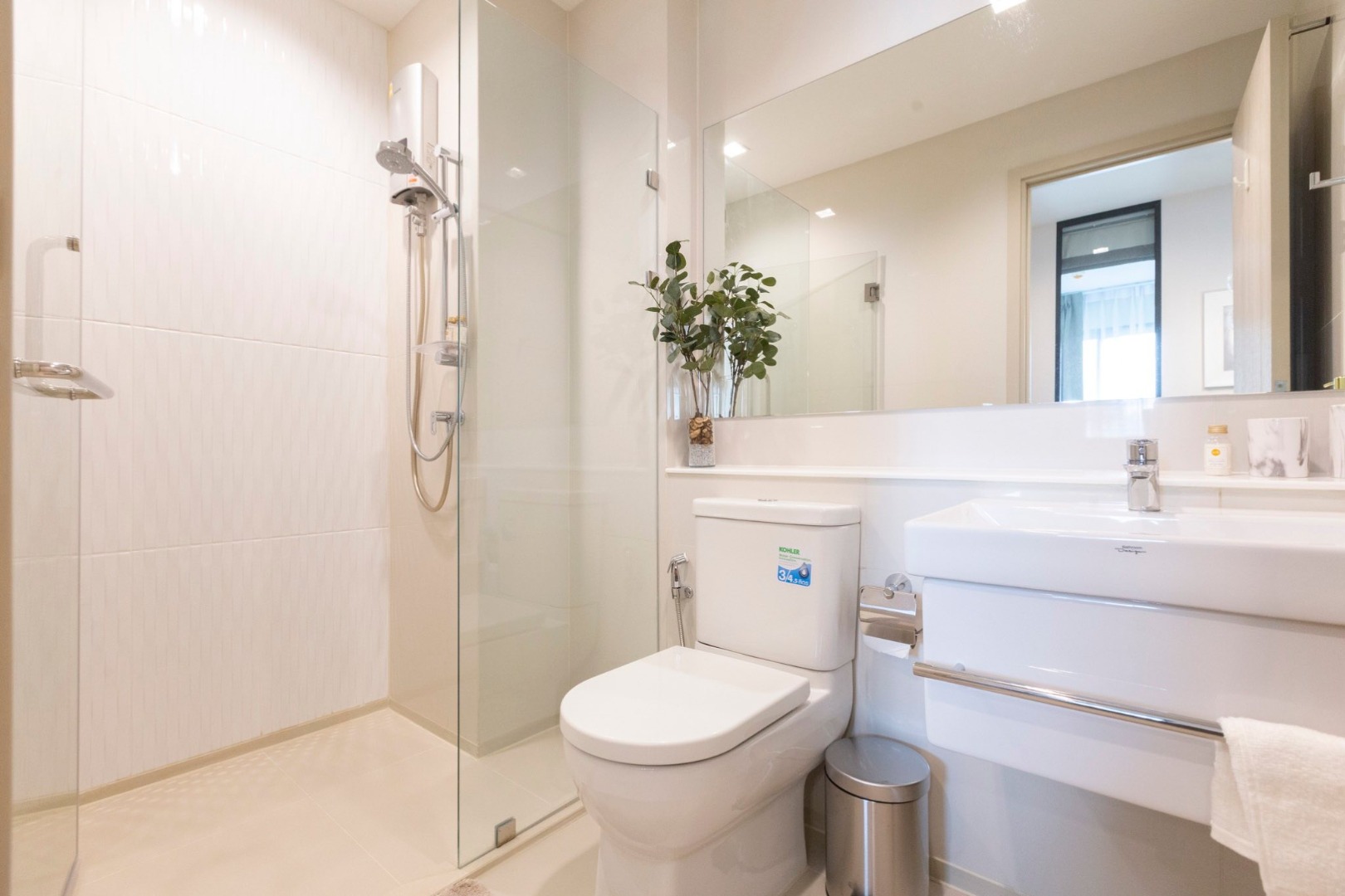 For RentCondoWitthayu, Chidlom, Langsuan, Ploenchit : 🔥For Rent Now🔥 Life One Wireless | Beautiful room in the heart of the city, near BTS Chidlom & Phloen Chit.