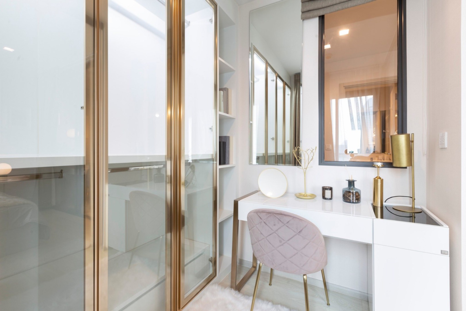 For RentCondoWitthayu, Chidlom, Langsuan, Ploenchit : 🔥For Rent Now🔥 Life One Wireless | Beautiful room in the heart of the city, near BTS Chidlom & Phloen Chit.