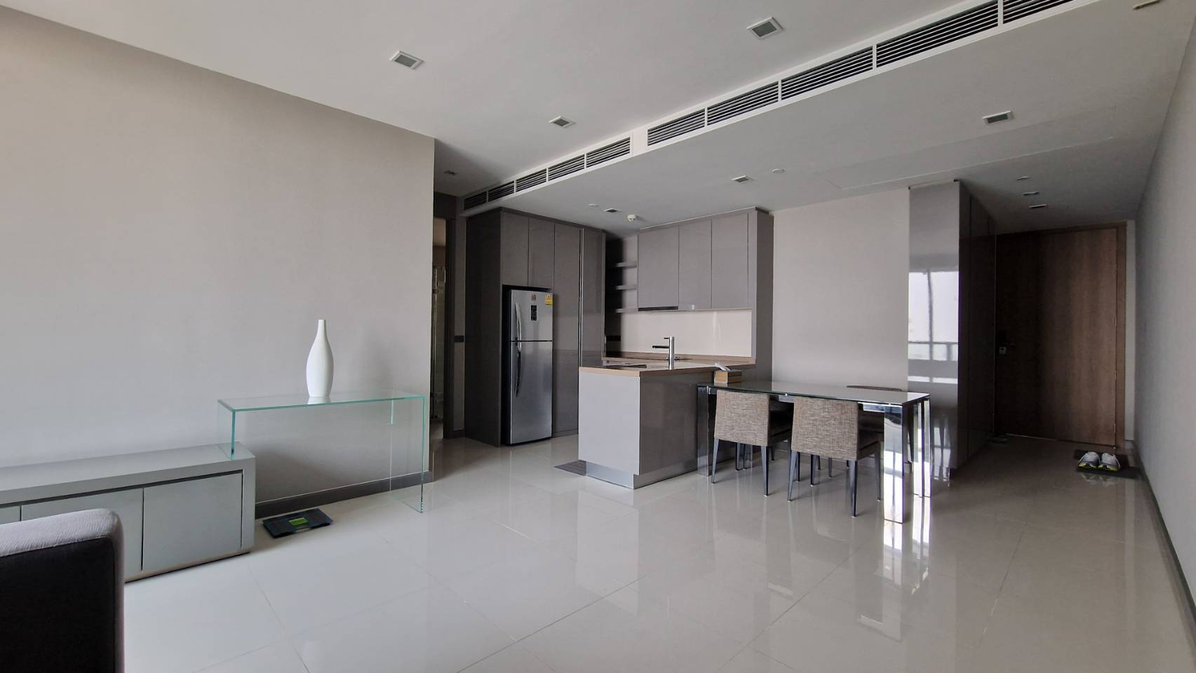 ขายคอนโดสีลม ศาลาแดง บางรัก : 🔥ขายด่วน+🔥เอ็ม สีลม ใกล้สถานีรถไฟฟ้า BTS ช่องนนทรี เฟอร์นิเจอร์ครบ พร้อมเข้าอยู่