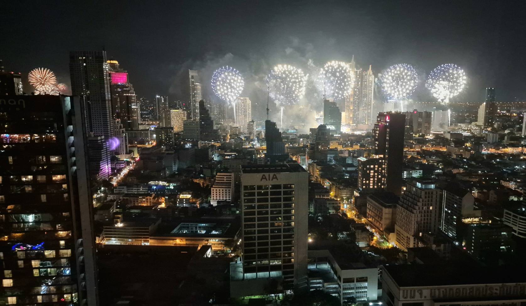 ขายคอนโดสีลม ศาลาแดง บางรัก : 🔥ขายด่วน+🔥เอ็ม สีลม ใกล้สถานีรถไฟฟ้า BTS ช่องนนทรี เฟอร์นิเจอร์ครบ พร้อมเข้าอยู่