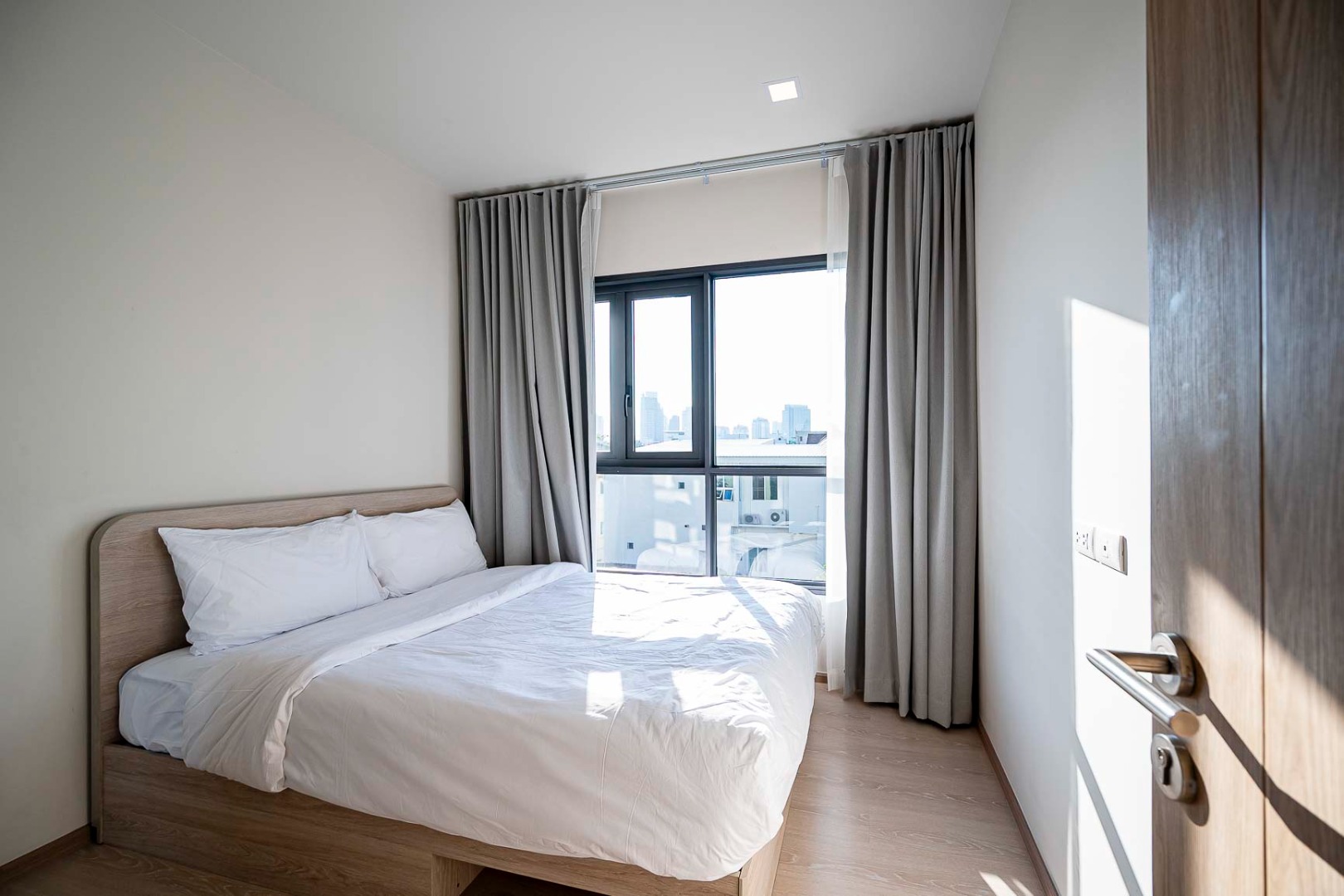 ขายคอนโดอ่อนนุช อุดมสุข : 🔥ขายด่วน+🔥พินน์ ปรีดี 20 ใกล้สถานีรถไฟฟ้า BTS สถานีพระโขนง เฟอร์นิเจอร์ครบ พร้อมเข้าอยู่