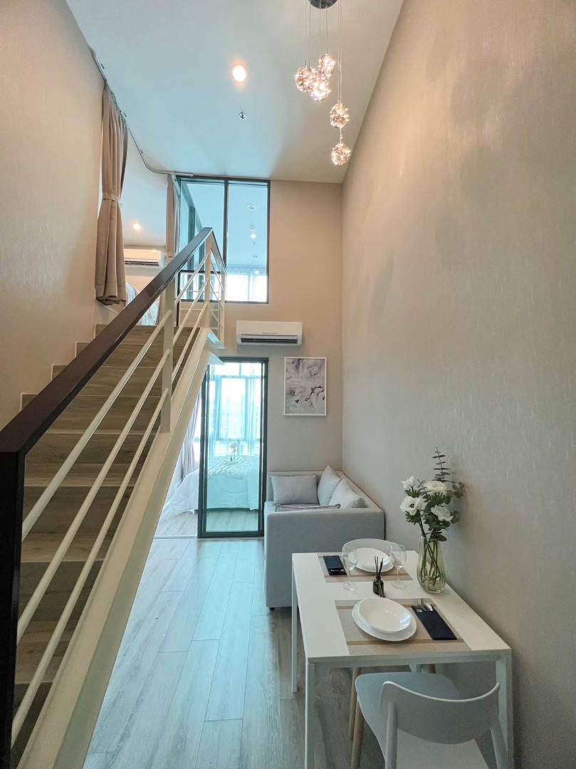 For RentCondoBang Sue, Wong Sawang, Tao Pun : 🔥For Rent Now🔥 Metro Sky Bangsue Interchange (Prachachuen) Duplex 2-story unit, feels like a house in a condo | 2 bedrooms, city view, high floor, bright and airy.