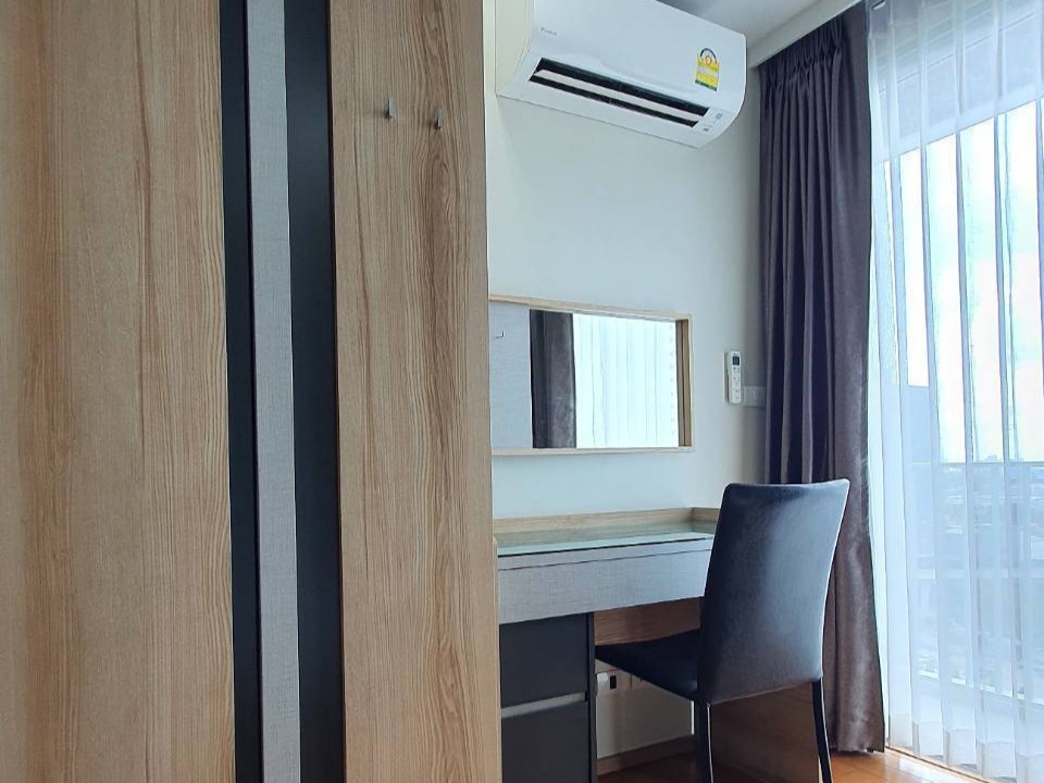 ขายคอนโดลาดพร้าว เซ็นทรัลลาดพร้าว : 🔥ขายด่วน+🔥แอ็บสแตร็กส์ พหลโยธิน พาร์ค ใกล้สถานีรถไฟฟ้า MRT พหลโยธิน เฟอร์นิเจอร์ครบ พร้อมเข้าอยู่