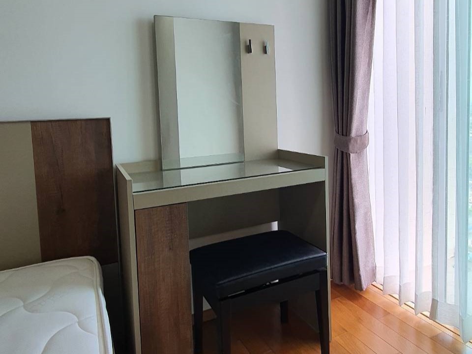 ขายคอนโดลาดพร้าว เซ็นทรัลลาดพร้าว : 🔥ขายด่วน+🔥แอ็บสแตร็กส์ พหลโยธิน พาร์ค ใกล้สถานีรถไฟฟ้า MRT พหลโยธิน เฟอร์นิเจอร์ครบ พร้อมเข้าอยู่