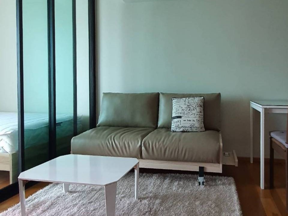 ขายคอนโดลาดพร้าว เซ็นทรัลลาดพร้าว : 🔥ขายด่วน+🔥แอ็บสแตร็กส์ พหลโยธิน พาร์ค ใกล้สถานีรถไฟฟ้า MRT พหลโยธิน เฟอร์นิเจอร์ครบ พร้อมเข้าอยู่