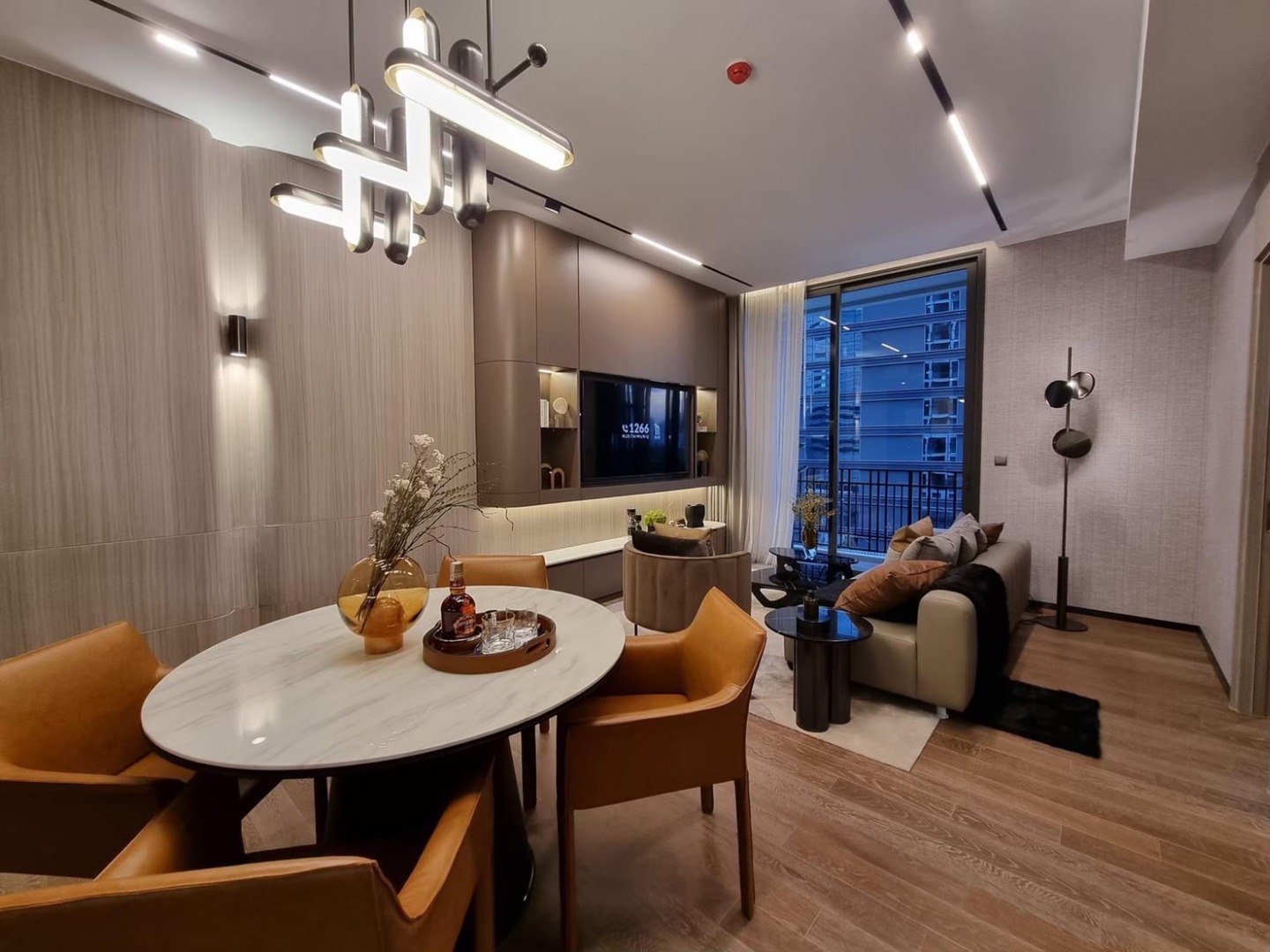For RentCondoWitthayu, Chidlom, Langsuan, Ploenchit : 🔥Rent Now+🔥 MUNIQ LANGSUAN, near BTS Phloen Chit station. Fully furnished and ready to move in.