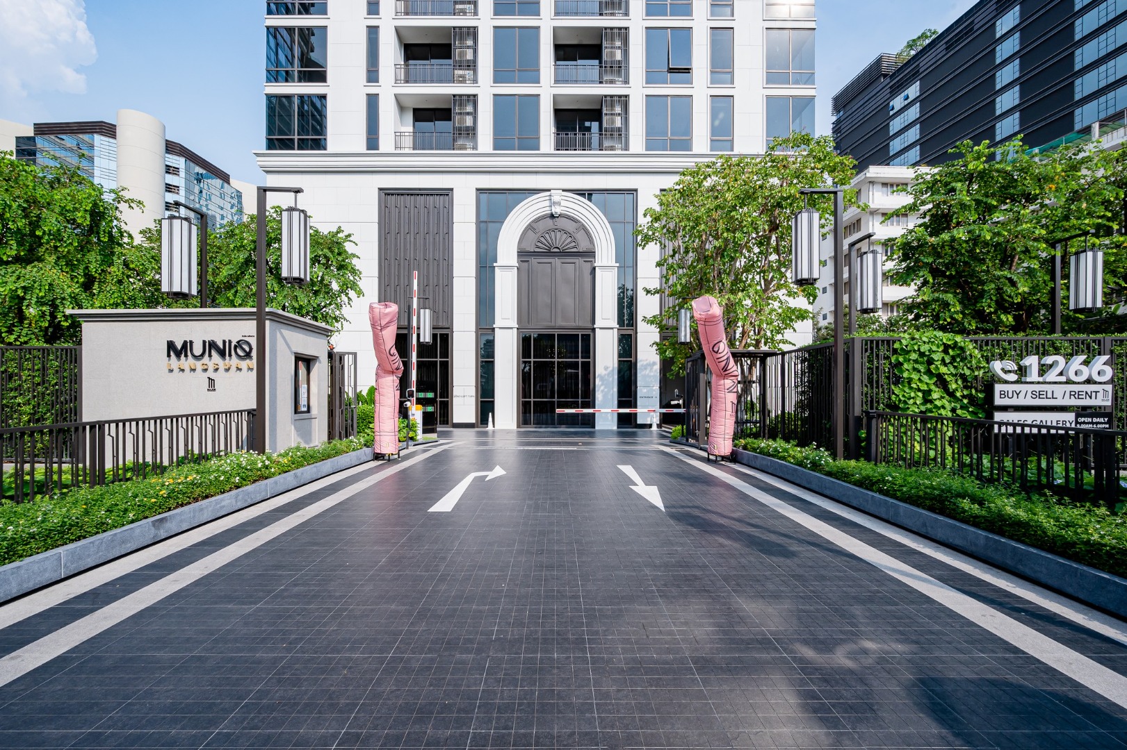 For RentCondoWitthayu, Chidlom, Langsuan, Ploenchit : 🔥Rent Now+🔥 MUNIQ LANGSUAN, near BTS Phloen Chit station. Fully furnished and ready to move in.