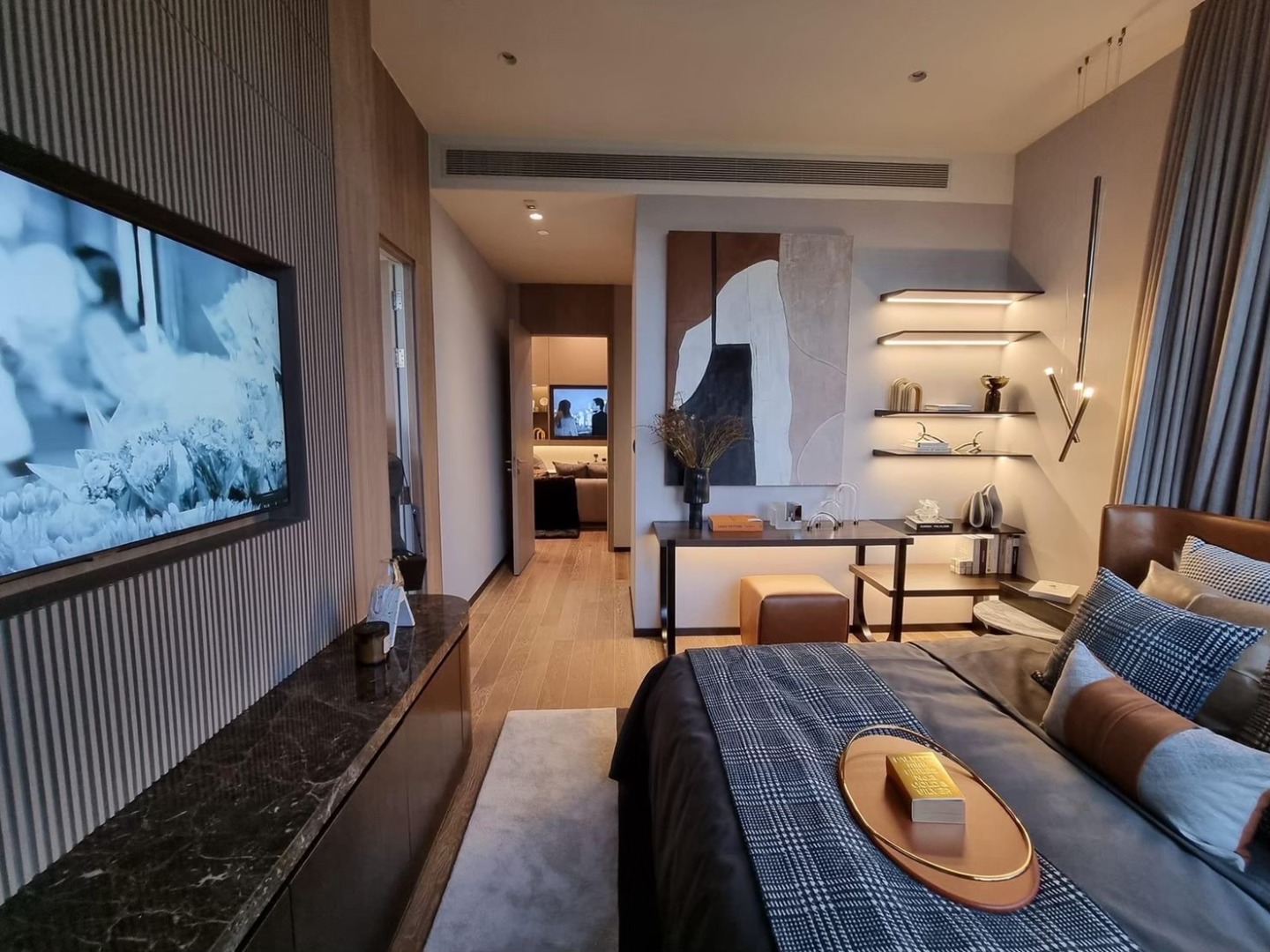 For RentCondoWitthayu, Chidlom, Langsuan, Ploenchit : 🔥Rent Now+🔥 MUNIQ LANGSUAN, near BTS Phloen Chit station. Fully furnished and ready to move in.