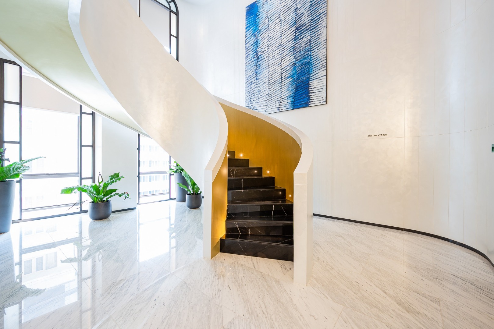 For RentCondoWitthayu, Chidlom, Langsuan, Ploenchit : 🔥Rent Now+🔥 MUNIQ LANGSUAN, near BTS Phloen Chit station. Fully furnished and ready to move in.