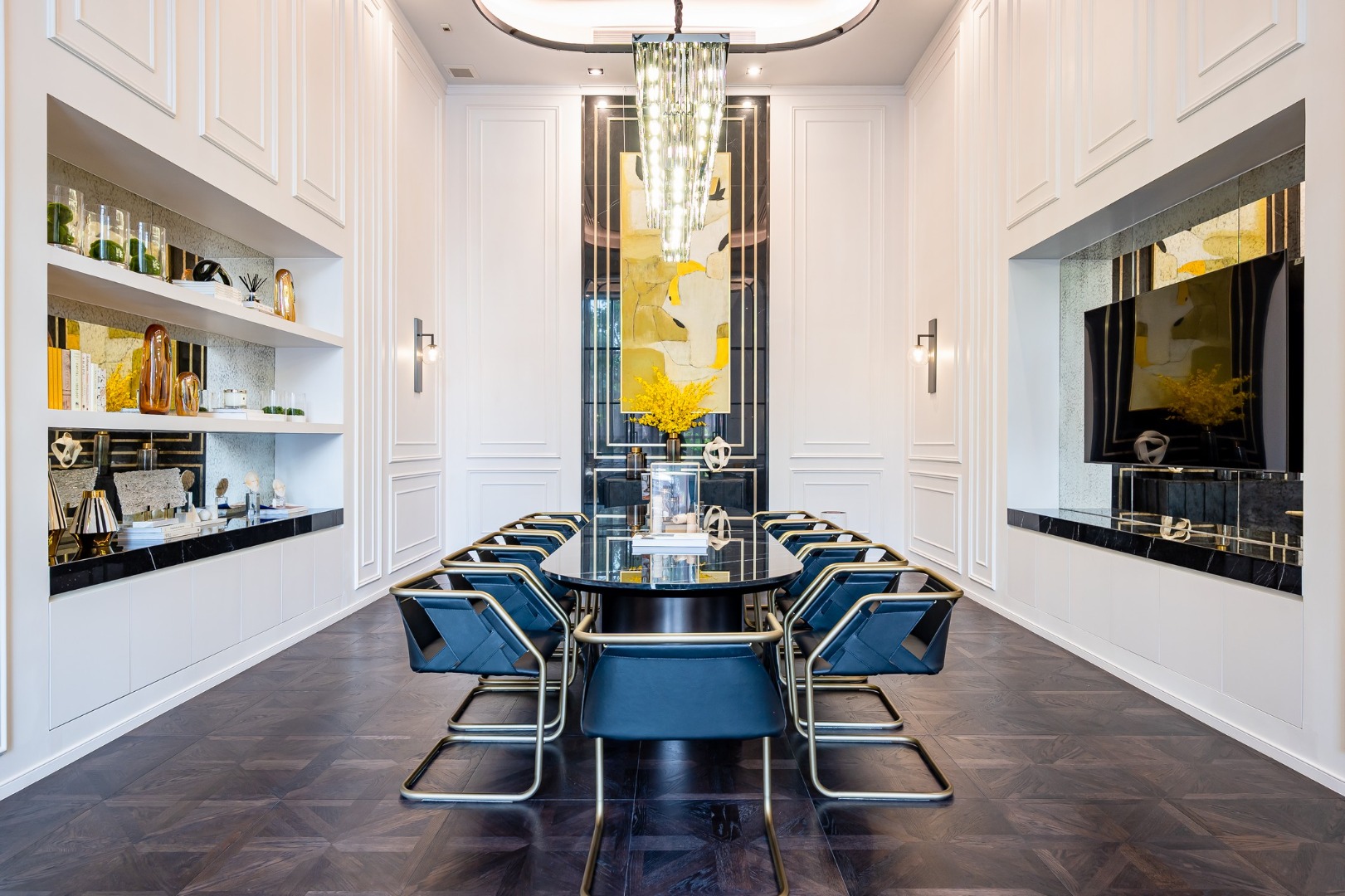 For RentCondoWitthayu, Chidlom, Langsuan, Ploenchit : 🔥Rent Now+🔥 MUNIQ LANGSUAN, near BTS Phloen Chit station. Fully furnished and ready to move in.