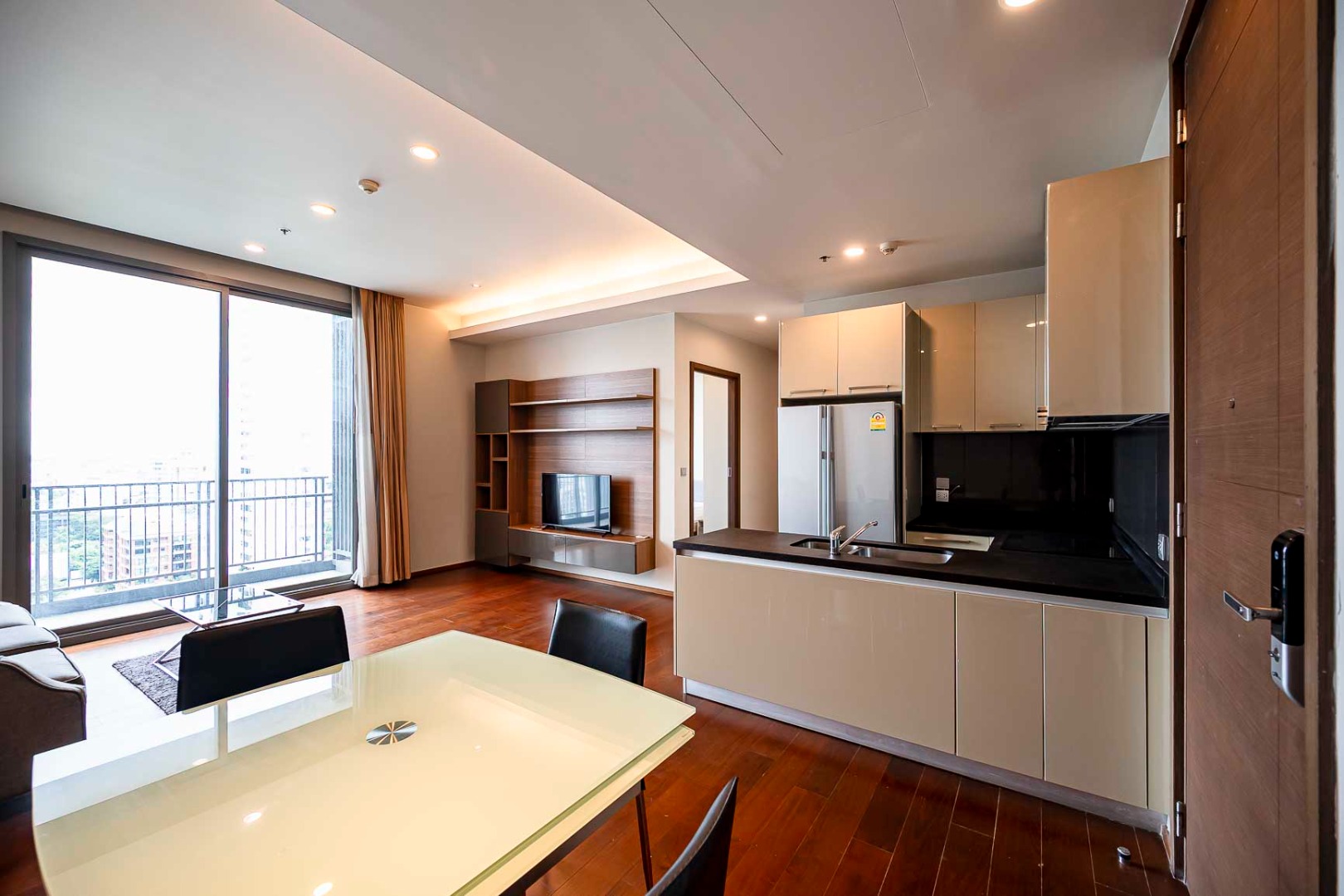 ขายคอนโดสุขุมวิท อโศก ทองหล่อ : 🔥ขายด่วน+🔥ควอทโทร บาย แสนสิริ ใกล้สถานีรถไฟฟ้า BTS ทองหล่อ เฟอร์นิเจอร์ครบ พร้อมเข้าอยู่ 