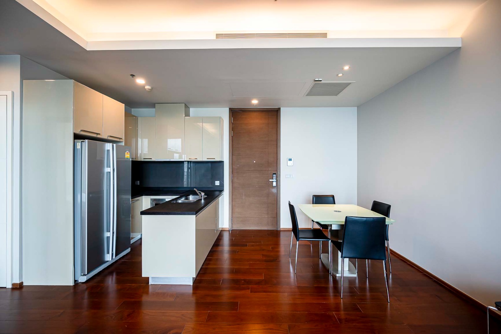 ขายคอนโดสุขุมวิท อโศก ทองหล่อ : 🔥ขายด่วน+🔥ควอทโทร บาย แสนสิริ ใกล้สถานีรถไฟฟ้า BTS ทองหล่อ เฟอร์นิเจอร์ครบ พร้อมเข้าอยู่ 