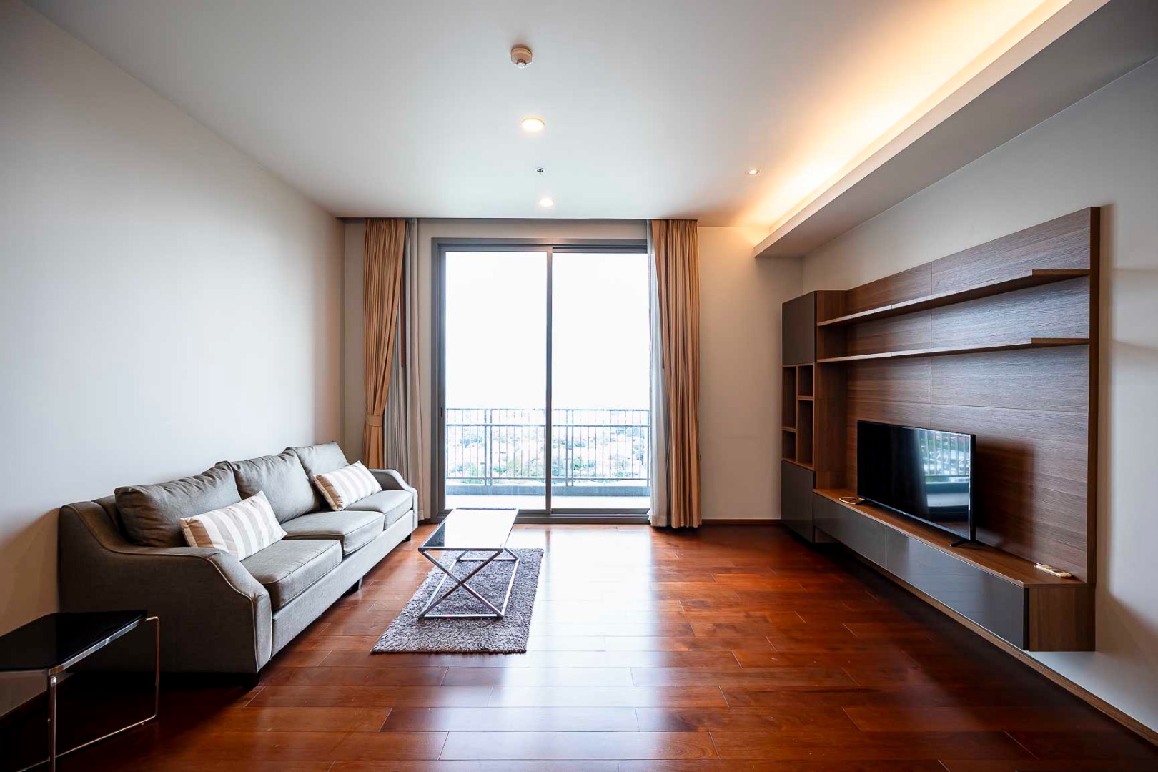 ขายคอนโดสุขุมวิท อโศก ทองหล่อ : 🔥ขายด่วน+🔥ควอทโทร บาย แสนสิริ ใกล้สถานีรถไฟฟ้า BTS ทองหล่อ เฟอร์นิเจอร์ครบ พร้อมเข้าอยู่ 