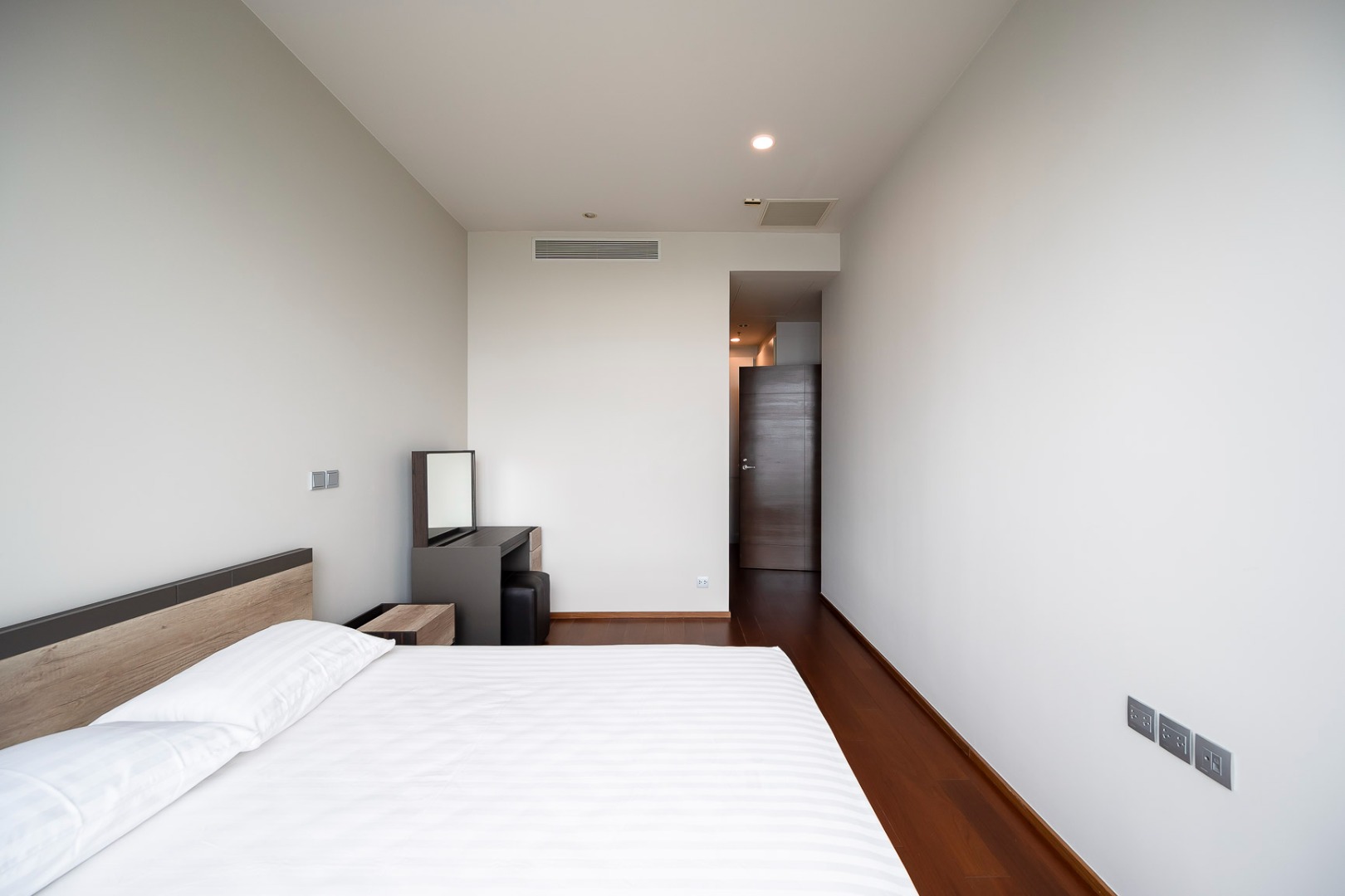 ขายคอนโดสุขุมวิท อโศก ทองหล่อ : 🔥ขายด่วน+🔥ควอทโทร บาย แสนสิริ ใกล้สถานีรถไฟฟ้า BTS ทองหล่อ เฟอร์นิเจอร์ครบ พร้อมเข้าอยู่ 