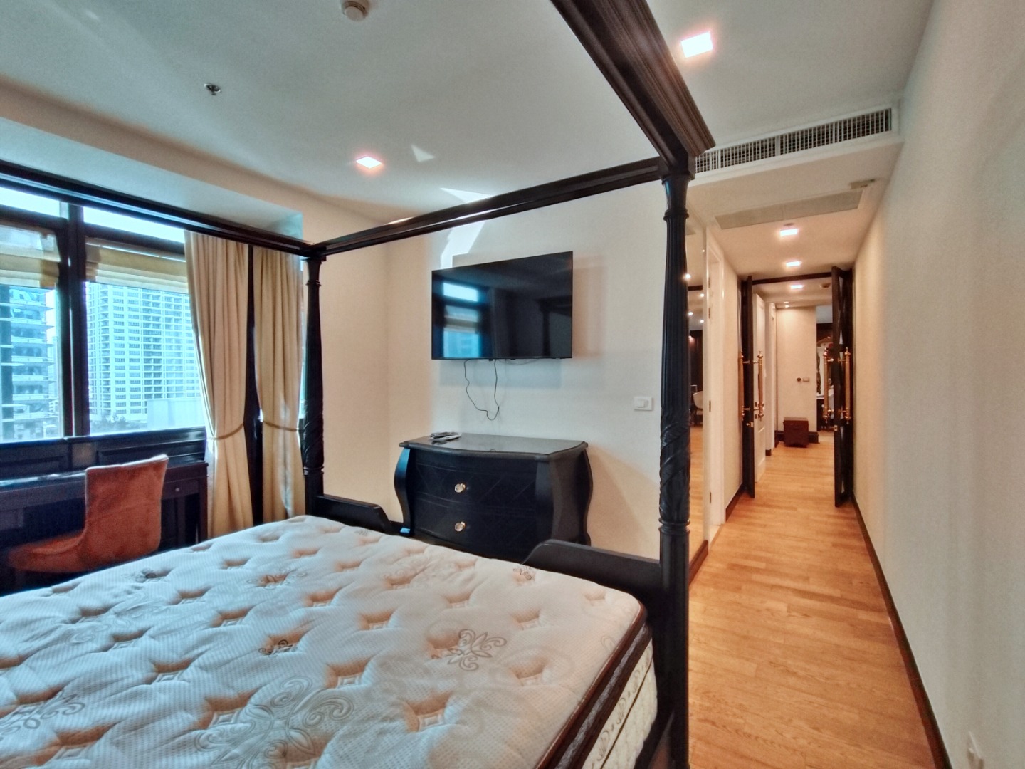 For SaleCondoWitthayu, Chidlom, Langsuan, Ploenchit : 🔥Urgent Sale+🔥 Athenee Residence Ruamrudee, near BTS Ploenchit station. Fully furnished and ready to move in.