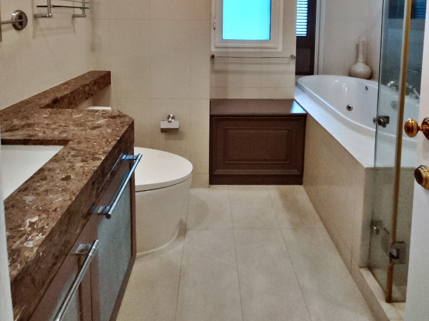 For SaleCondoWitthayu, Chidlom, Langsuan, Ploenchit : 🔥Urgent Sale+🔥 Athenee Residence Ruamrudee, near BTS Ploenchit station. Fully furnished and ready to move in.