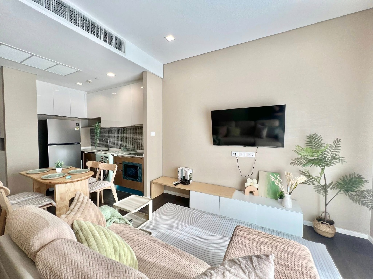 For RentCondoLadprao, Central Ladprao : 🔥For Rent Now🔥 The Saint Residences | 2 Bedrooms, High Floor, Chatuchak Park View, Near BTS & MRT