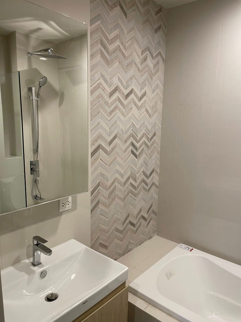 ให้เช่าคอนโดสุขุมวิท อโศก ทองหล่อ : 🔥ให้เช่าด่วน🔥Oka Haus Sukhumvit 36 | ชั้นสูง วิวสวย ใกล้ BTS ทองหล่อ พร้อมอยู่ 🔥