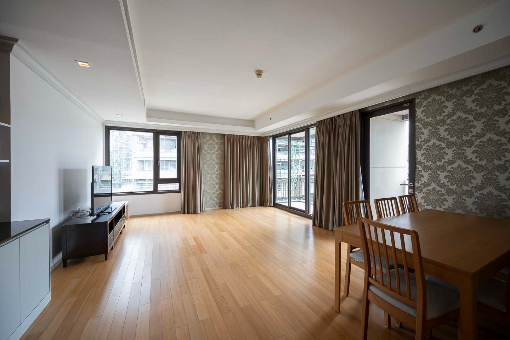 For SaleCondoSilom, Saladaeng, Bangrak : 🔥Urgent Sale+🔥 Saladaeng One, near MRT Lumpini and BTS Saladaeng stations. Fully furnished and ready to move in.