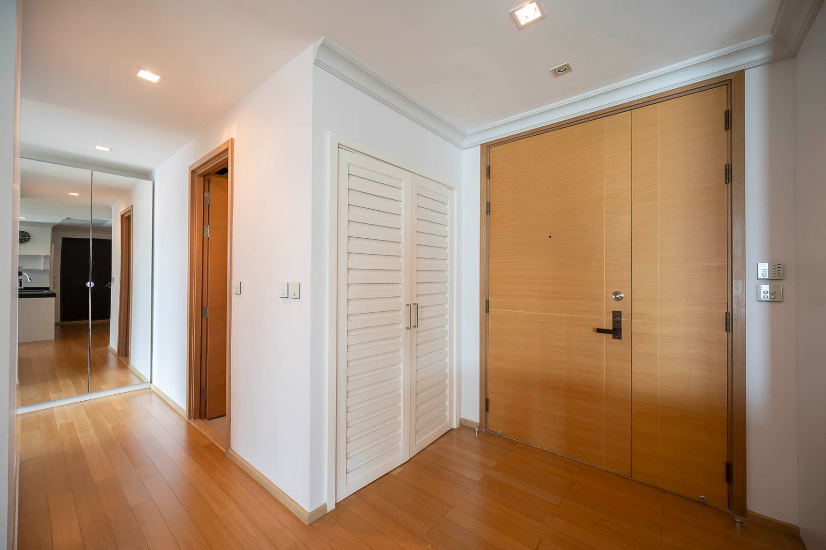 For SaleCondoSilom, Saladaeng, Bangrak : 🔥Urgent Sale+🔥 Saladaeng One, near MRT Lumpini and BTS Saladaeng stations. Fully furnished and ready to move in.