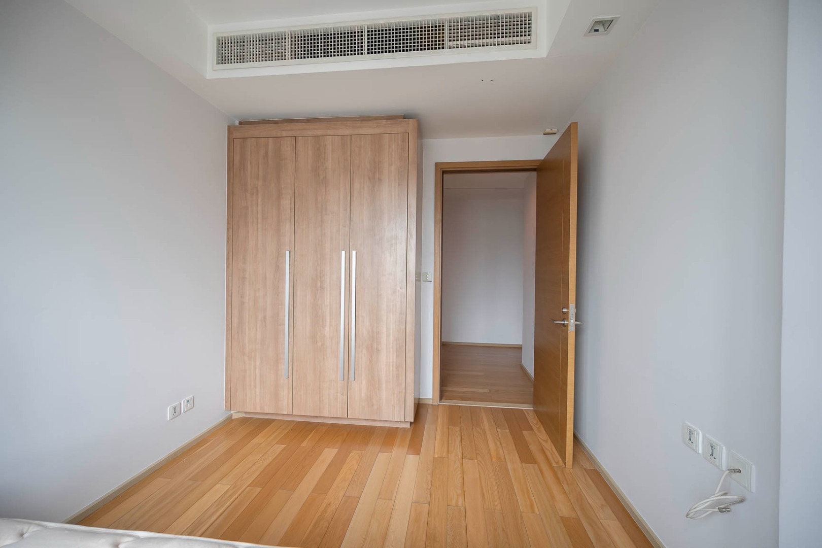 For SaleCondoSilom, Saladaeng, Bangrak : 🔥Urgent Sale+🔥 Saladaeng One, near MRT Lumpini and BTS Saladaeng stations. Fully furnished and ready to move in.