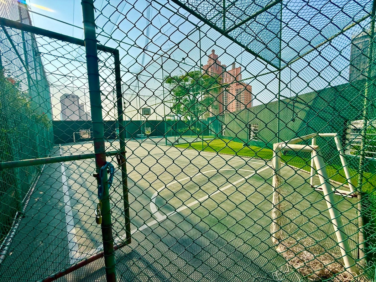 For RentCondoSukhumvit, Asoke, Thonglor : Newly Renovated/ Spacious 3 Bedrooms in Phrom pong ✨