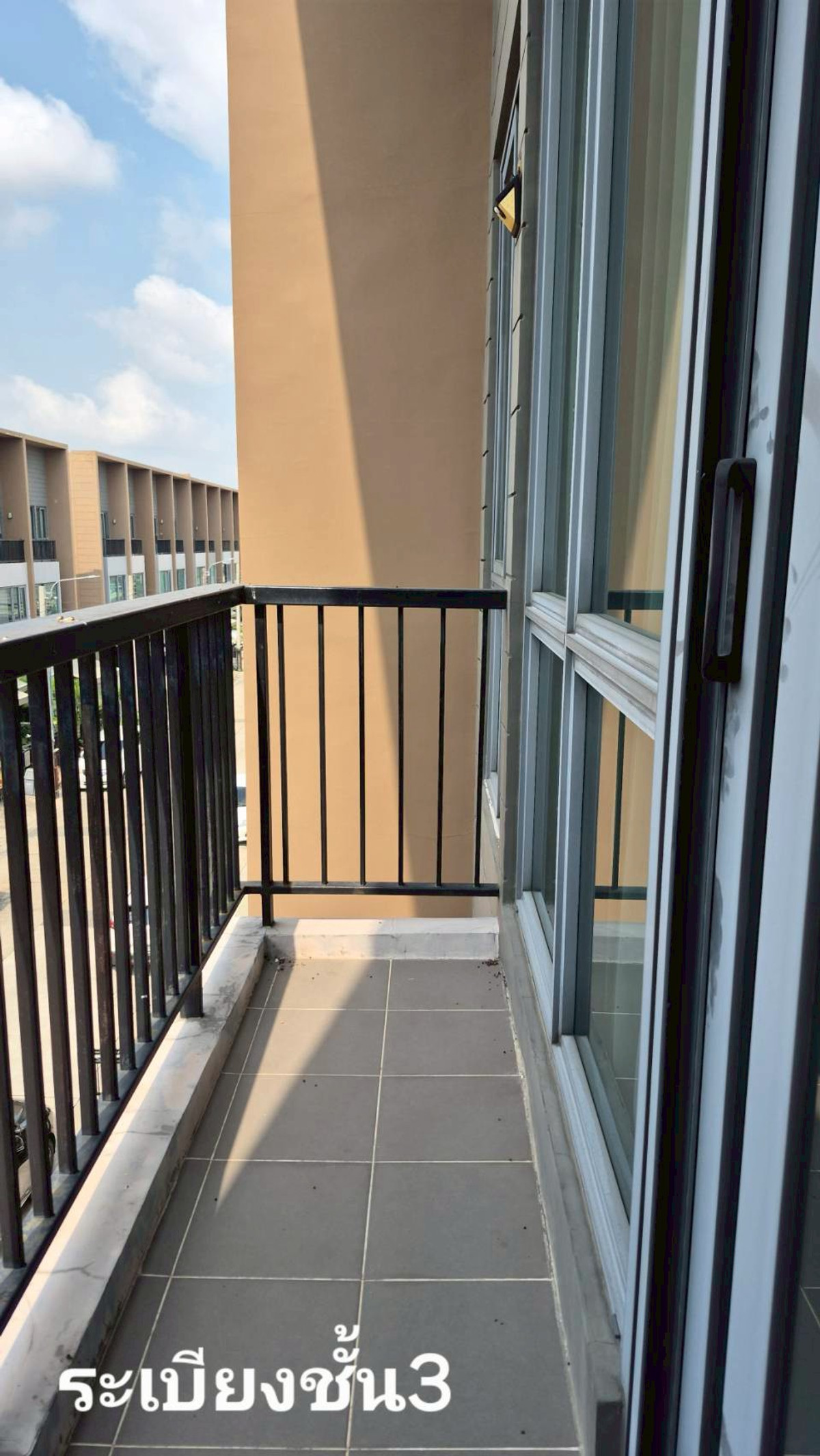 For SaleTownhomeRathburana, Suksawat : Urgent sale, 3-story townhome, decorated and ready to move in. village in the middle of the city Sathorn-Suksawat (AP Project) Soi Suksawat 39