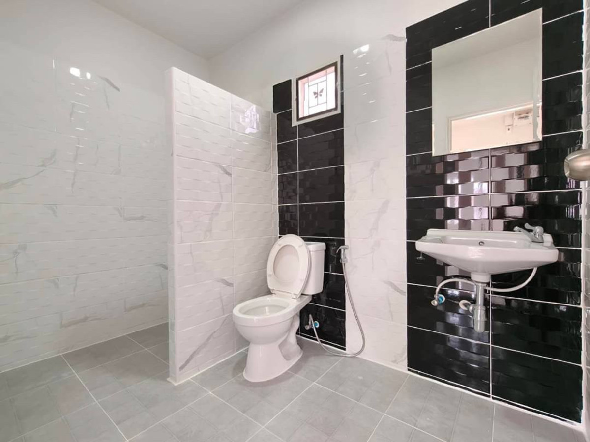 ขายทาวน์โฮมนนทบุรี บางใหญ่ บางบัวทอง : ขายทาวน์เฮ้าส์พฤกษา 33 วัดลาดปลาดุก หลังมุม 22 ตร.ว. แต่งใหม่พร้อมเฟอร์ฯ ฟรีโอน