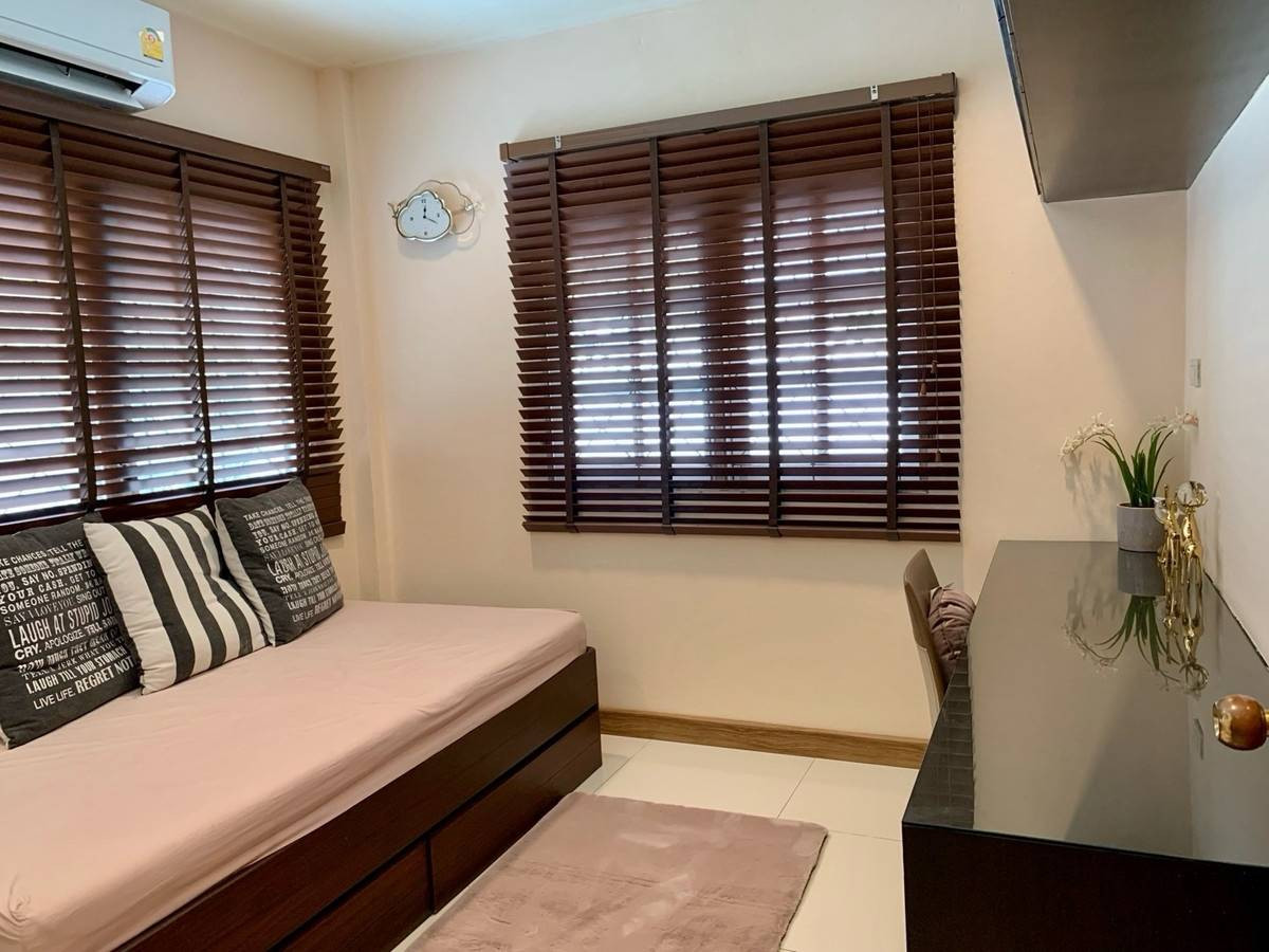 ให้เช่าบ้านพัฒนาการ ศรีนครินทร์ : ให้เช่าบ้านเดี่ยว บ้านอยู่สบาย ใกล้ โรงเรียนนานาชาติเวลลิงตัน เพียง 3 นาที