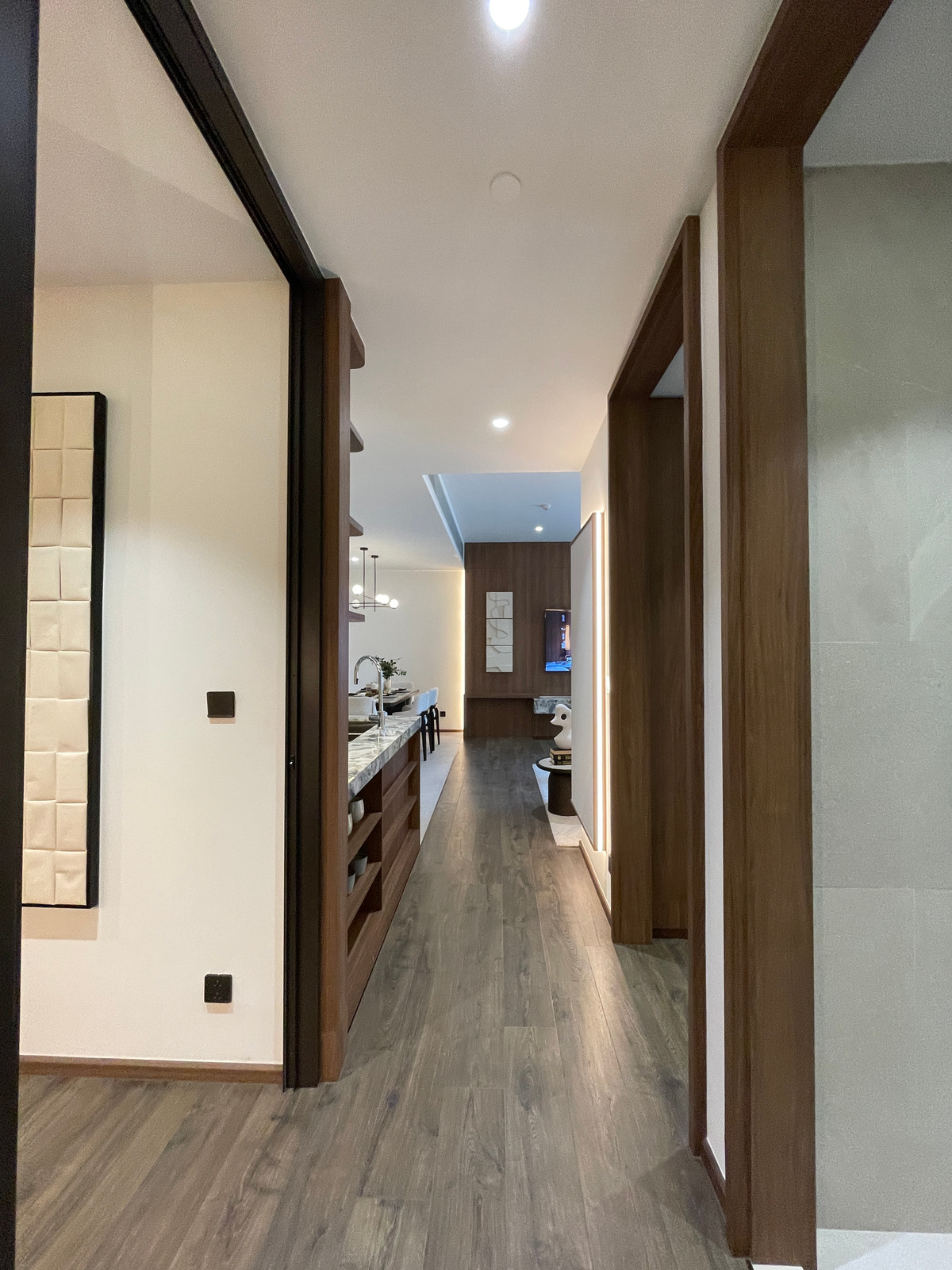 For SaleCondoSilom, Saladaeng, Bangrak : Rare unit for sale 🌳 THE ULTIMATE PARK VIEW | Rare Unit @ROMM CONVENT 🌳2 bedrooms, 2 bathrooms, usable area size 118.15 square meters on the 26th floor that offers a view of the lush Park View in the heart of Bangkok. On the highest potential location, Co