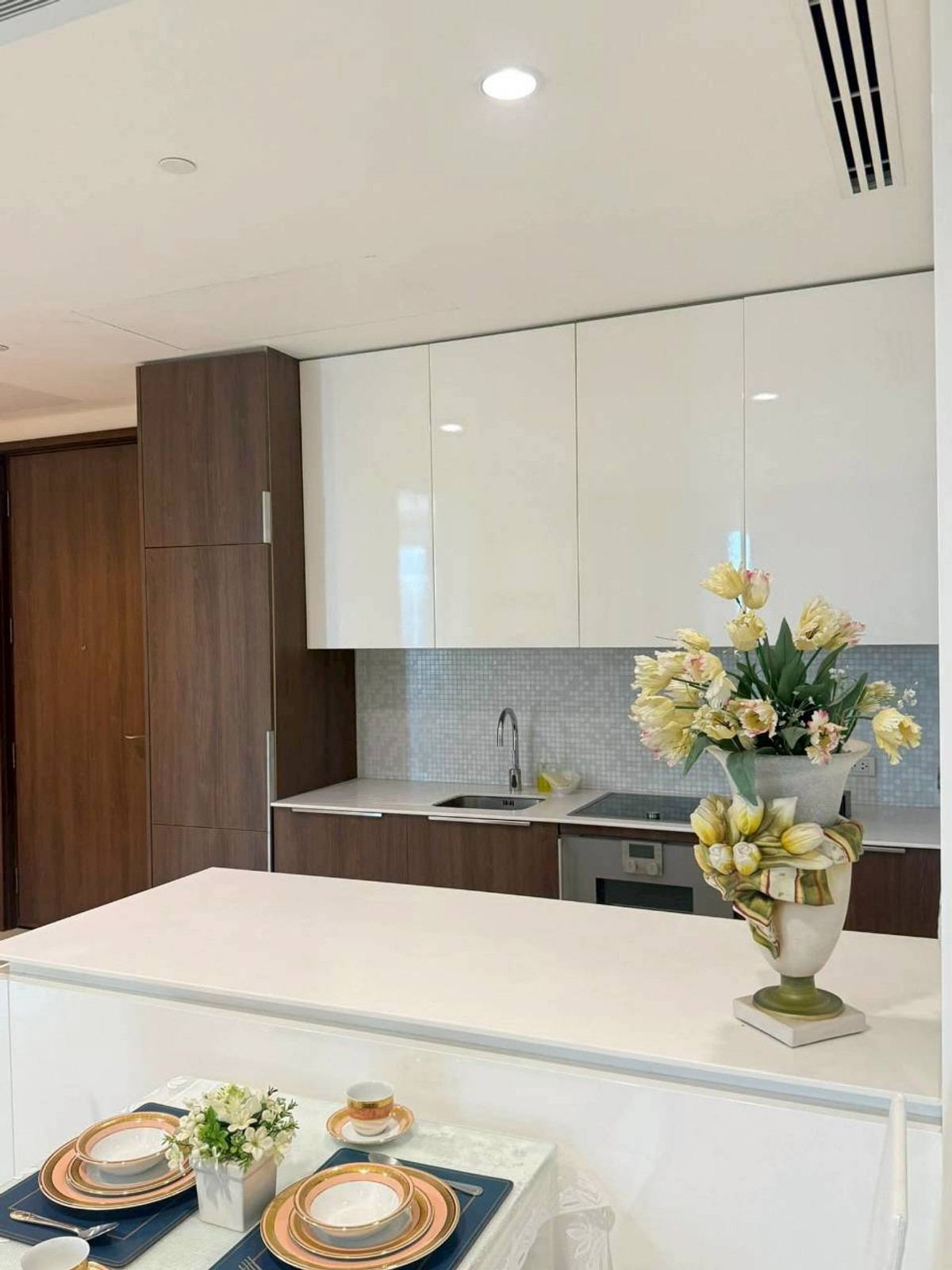 For RentCondoWitthayu, Chidlom, Langsuan, Ploenchit : ✅ OEFR102 ✅ Line : @p2nproperty