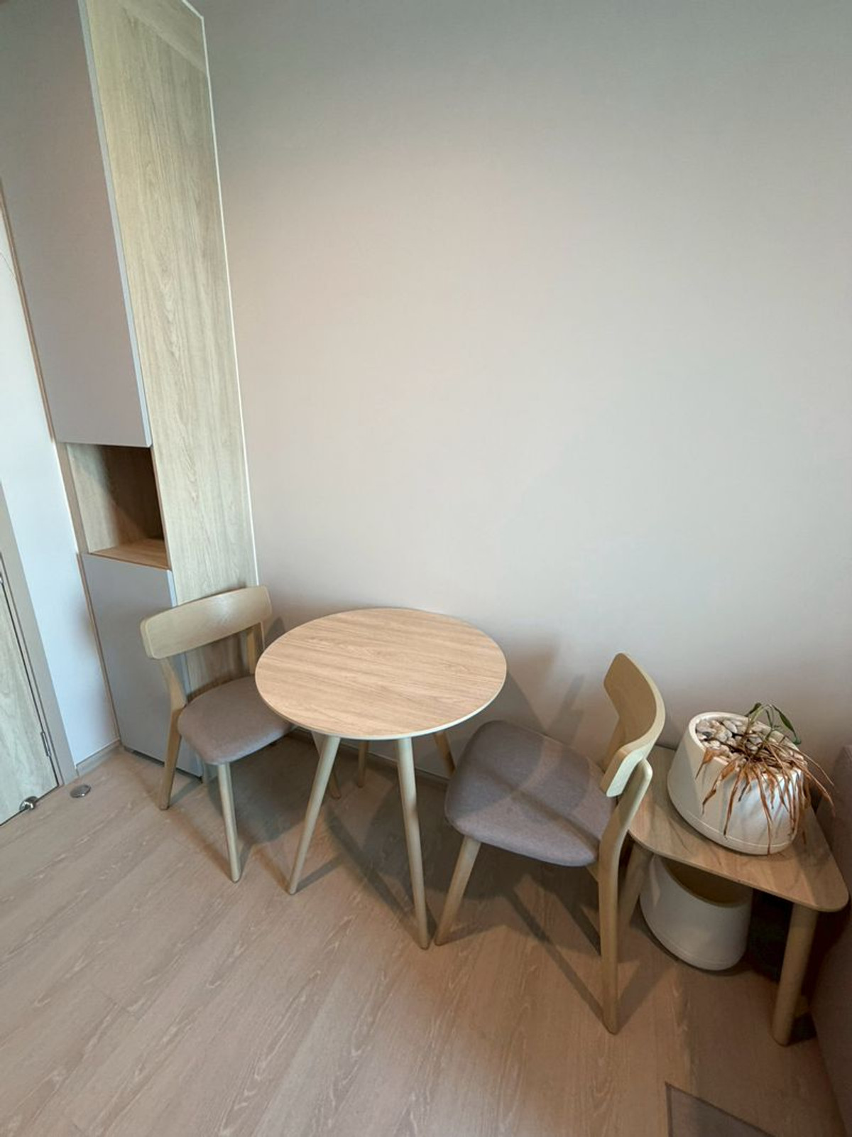 For RentCondoBangna, Bearing, Lasalle : Room for rent, 1 bedroom, 28 sq m, ready to move in, good location in Bangna area, walk 20 steps to Mega Bangna mall, NUE Mega Plus Bangna, New Mega Plus Bangna, new room, fully furnished.