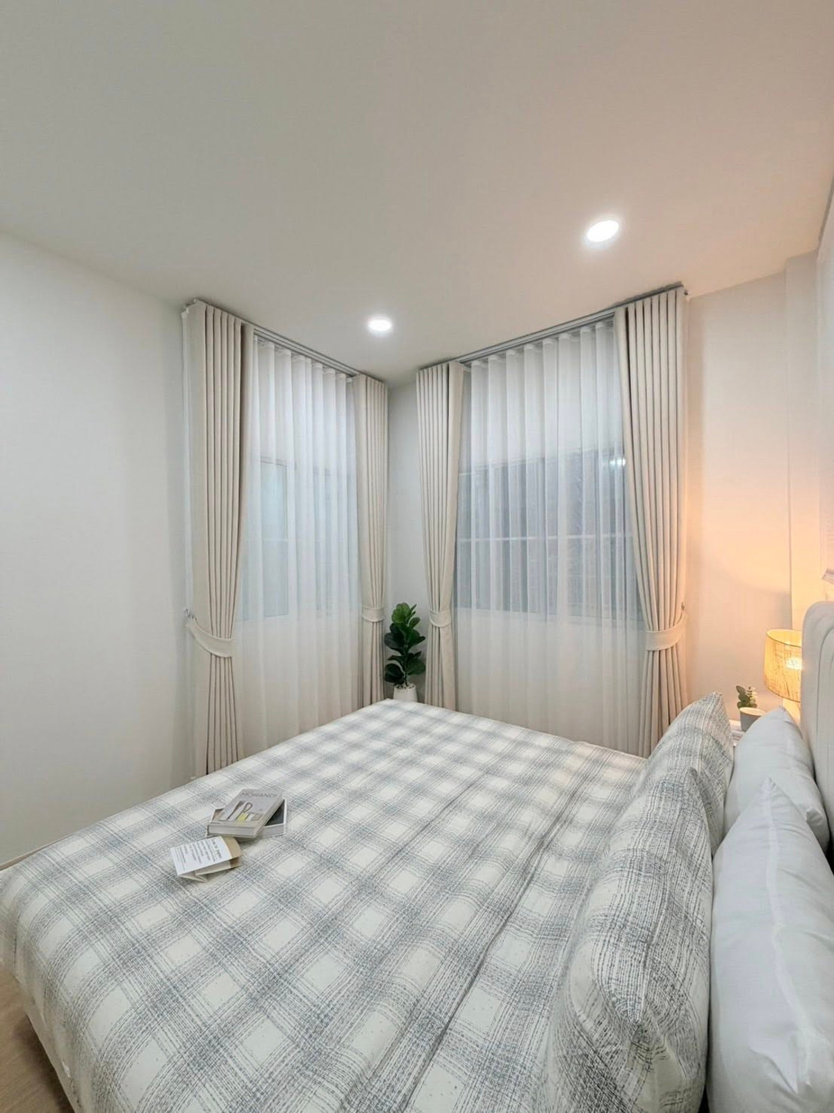 For SaleTownhomePattaya, Bangsaen, Chonburi : Chokchai Village 4 / 2 Bedrooms (FOR SALE) BEWN143