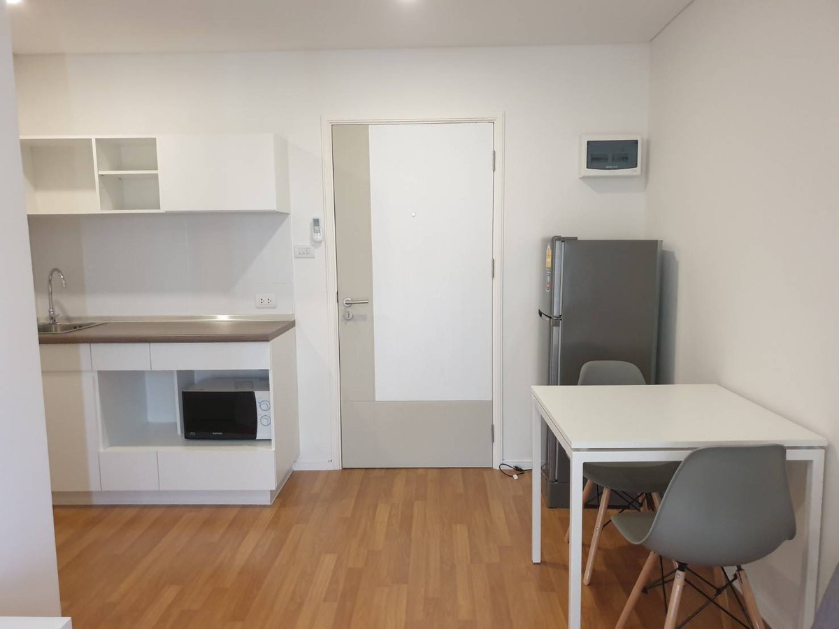 For RentCondoBangna, Bearing, Lasalle : Condo for rent, Lumpini Place Bangna Km. 3, Soi behind Central Bangna, near BTS Udomsuk / Bangna, ready to move in, very good price.