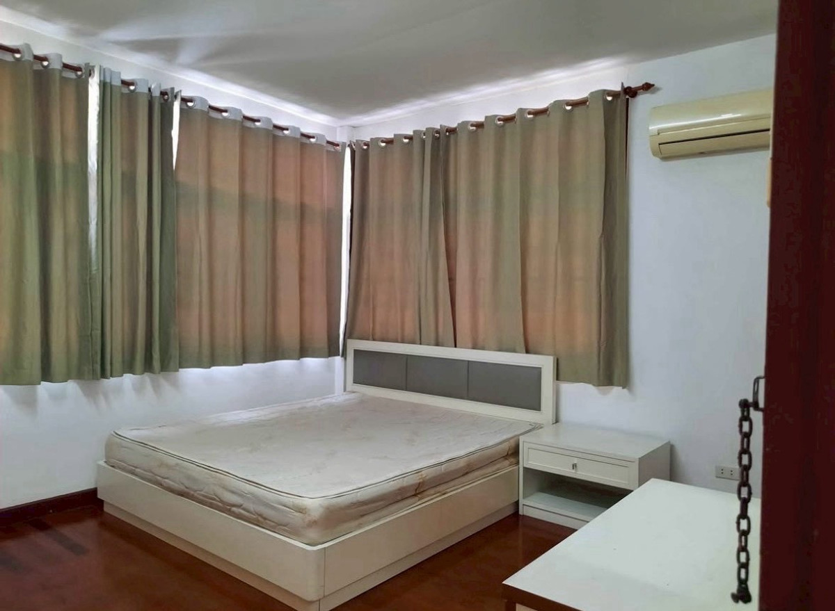 For RentHome OfficeRatchadapisek, Huaikwang, Suttisan : 🏙️2-story detached house for rent, Ban Huai Khwang, suitable for living or home office ⚡️🔥