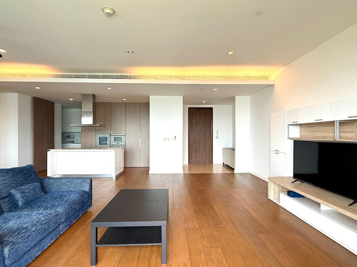 ให้เช่าคอนโดวิทยุ ชิดลม หลังสวน : คอนโด 3 ห้องนอน วิวสวน sport club ใกล้ BTS ราชดำริ