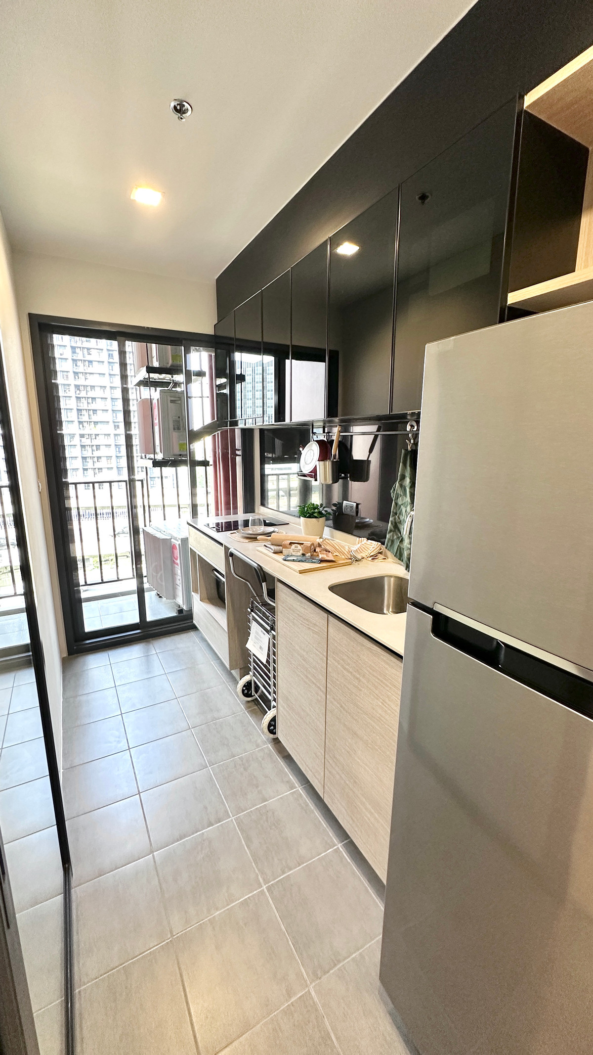 ขายคอนโดพระราม 9 เพชรบุรีตัดใหม่ RCA : THE BASE Garden - Rama 9 / 2 Bedroom (FOR SALE), เดอะ เบส การ์เดน - พระราม 9 / 2 ห้องนอน (ขาย) TARN309