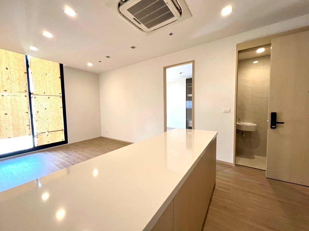 คอนโดสุขุมวิท อโศก ทองหล่อ : ให้เช่า/ขาย คอนโด   NOBLE STATE 39  Penthouse  2 ห้องนอน 105 ตร.ม.  ใกล้ เอ็มควอเทียร์ ห่างรถไฟฟ้า 400เมตร