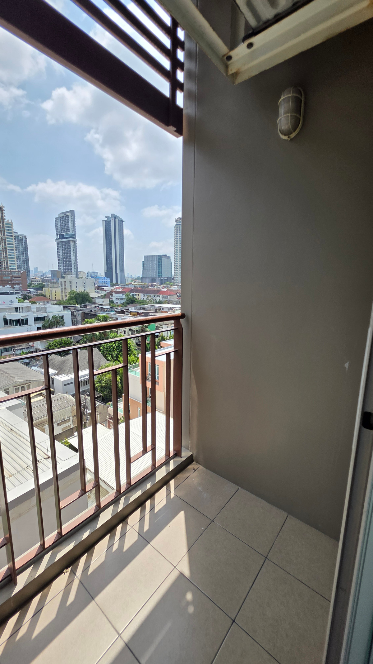 คอนโดสาทร นราธิวาส : เช่า-ขาย Centric Sathorn St.Louis @bts Saint Louis ยุ้ย 089-0415258