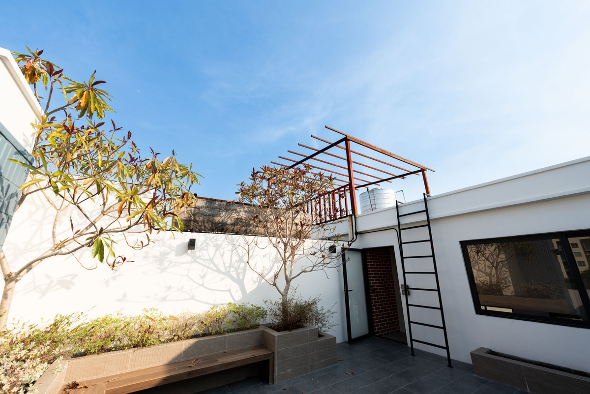 ให้เช่าอาคารพาณิชย์บางนา แบริ่ง ลาซาล : โฮมออฟฟิศ ปรับปรุงใหม่ พร้อมขาย/ให้เช่า – สุขุมวิท ย่านบางนา