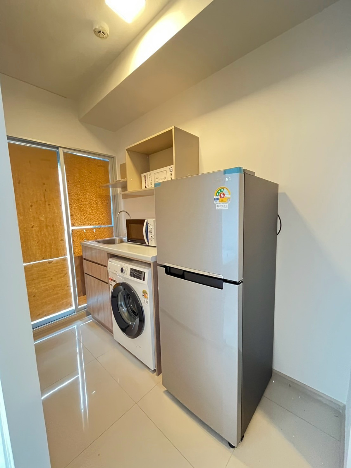 ให้เช่าคอนโดวิภาวดี ดอนเมือง หลักสี่ : คอนโดใหม่ ห้องว่างพร้อมเข้าอยู่ ตกแต่งครบทุกอย่าง (23 ตร.ม.) ราคา 7,500/เดือน ฟรีที่จอดรถ ฟรีค่าส่วนกลาง  