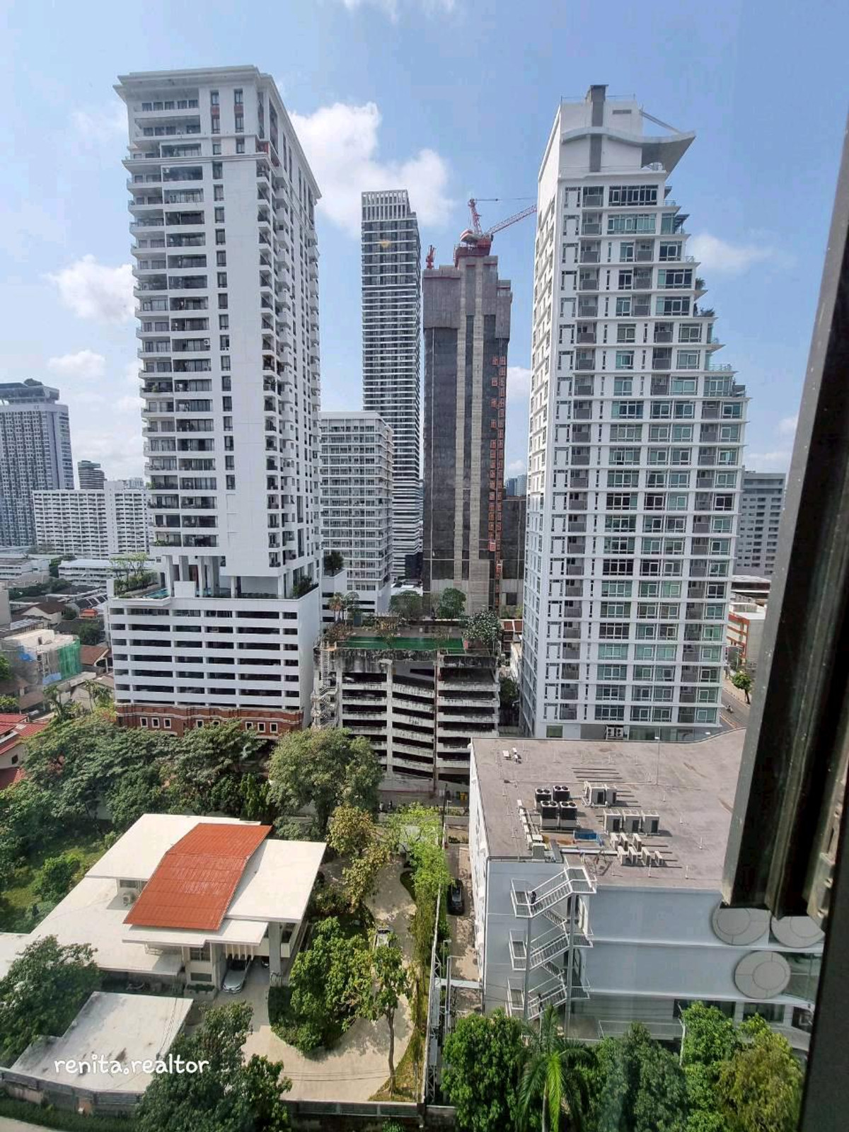 ให้เช่าคอนโดสุขุมวิท อโศก ทองหล่อ : ปล่อยเช่าคอนโดหรู AESTIQ Thonglor – ห้องสวย เลี้ยงสัตว์ได้ (Pet-Friendly) ใจกลางทองหล่อ! 🐾✨48,000 บาท 40 ตรม. 1 นอน