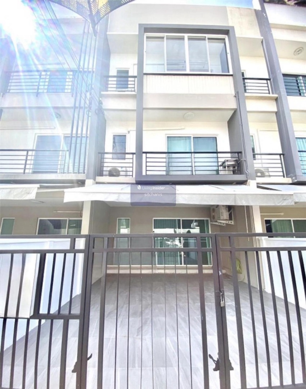 For RentTownhomeOnnut, Udomsuk : Townhome for rent, Baan Klang Muang, Sukhumvit 77 (Soi On Nut 17), Phatthanakan 20, near BTS On Nut.