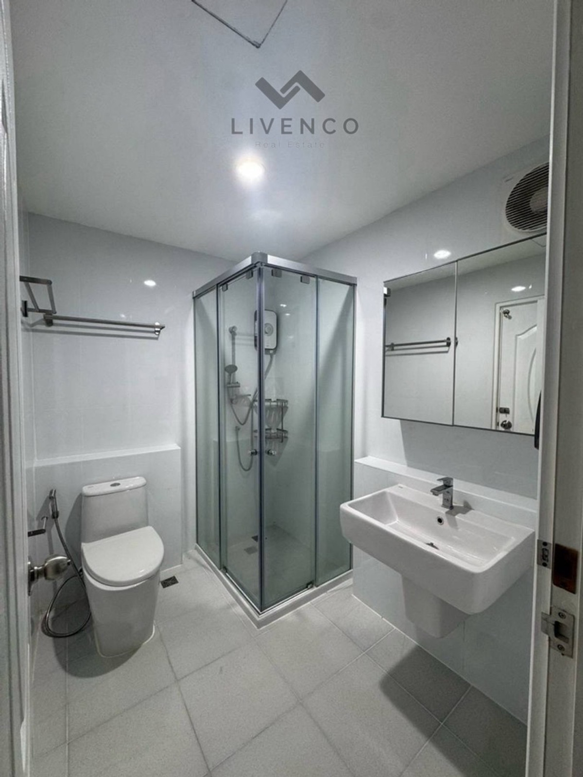 ขายบ้านสมุทรปราการ สำโรง : ขายบ้านเดี่ยว หมู่บ้านภัสสร (บางนา)
(Passorn 25 Bangna)
(LVC40004)