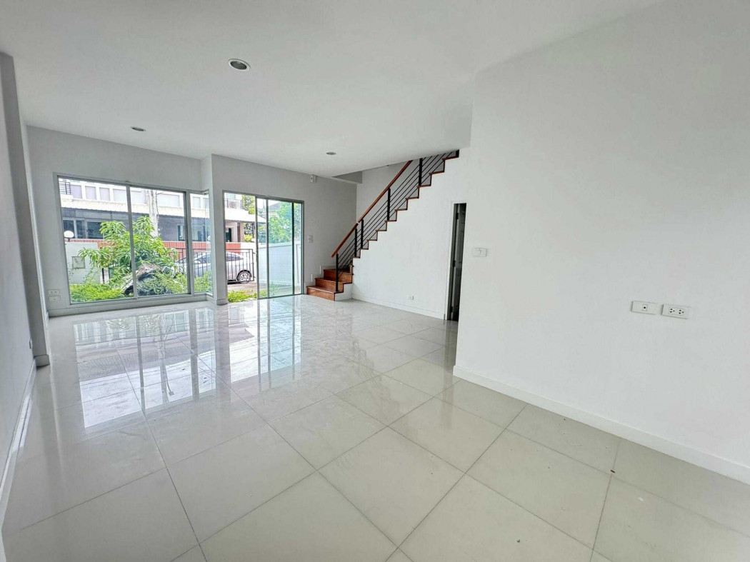 ให้เช่าทาวน์โฮมสมุทรปราการ สำโรง : ให้เช่า ทาวน์โฮม วิสต้าวิลล์ 180 148 ตรม 27 ตรว ใกล้วงแหวนกาญจนาภิเษกและทางด่วน