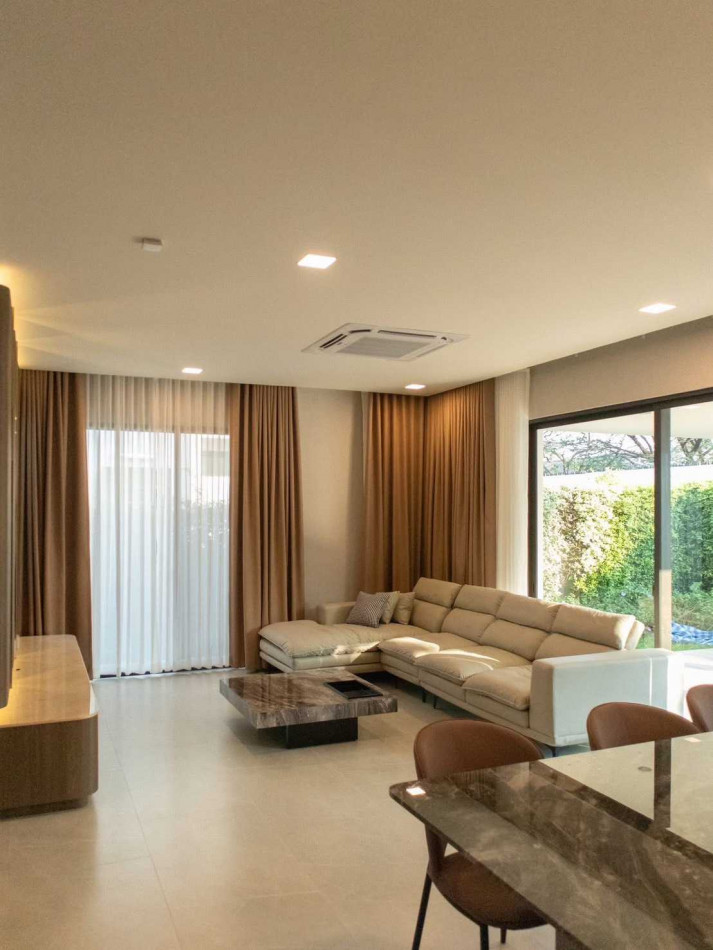 For RentHouseSamut Prakan,Samrong : Single house for rent, Mantana Bangna Km.15, 250 sq m, 1 rai 2 sq wah, near Mega Bangna.