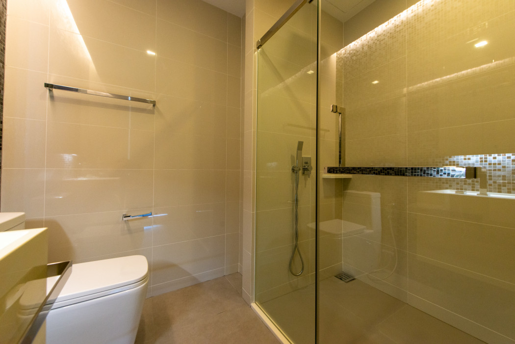 ขายคอนโดบางซื่อ วงศ์สว่าง เตาปูน : ขายคอนโดหรู 333 RIVERSIDE แถมเฟอร์ พร้อมอยู่ ติดแม่น้ำเจ้าพระยา  ขนาด 94 ตรม